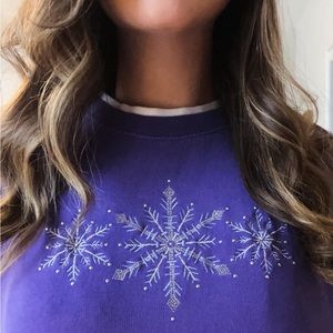 Funny Christmas Sweater Set “All My Friends Are Flakes”☃️❄️ Size M/L Embroidered